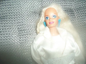 hübsche Barbie Puppe mit langen blonden Haaren wie auf dem Foto 80 erJahre - Bild 1 von 5