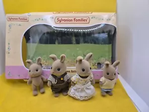 SAMMLERSTÜCK SYLVANIAN FAMILIEN DAPPLEDOWN KANINCHENFAMILIE VON VIER mit Box lesen - Bild 1 von 16