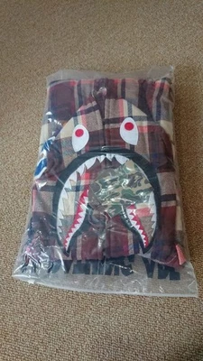 USED LOVE GENE CHECK SHARK HOODIE, SIZE M UNUSED - Image 1 of 3