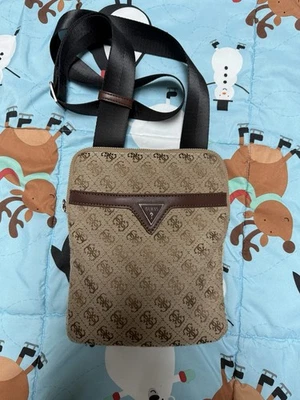 Guess's original monogram men's bag - Image 1 of 4