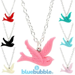 Collar de golondrina Bluebubble GRATIS PÁJARO Lindo Kitsch Paz Amor Diversión Festival Animal - Imagen 1 de 15