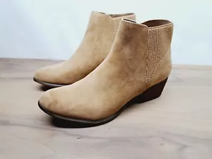Unionbay Outfitters Womens Timmy Ankle Boot Size 6.5 Tan Suede - Picture 1 of 2