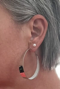 NEW Guess Earrings. Silver Hoops. Comfortable - Picture 1 of 6