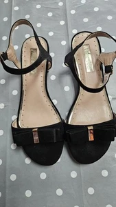 Ladies Black Strappy Sandals Size 7/40 - Picture 1 of 6