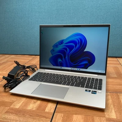 HP EliteBook 840 G5 Intel i5-8250U 8GB RAM 256GB SSD Win 10 Pro Foto 1 de 4