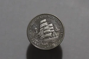 🧭 🇮🇲 ISLE OF MAN 1 CROWN 1995 CHALLENGE CUP SAN DIEGO B88 #7274 - Picture 1 of 2