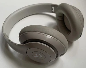 Beats by Dr. Dre Studio Pro Cuffie over-ear wireless - arenaria - Foto 1 di 12