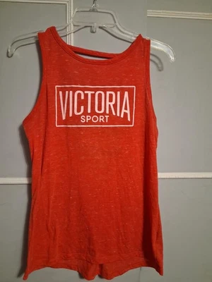 Camiseta sin mangas deportiva Victoria's Secret talla M roja abierta con tiras en la espalda logotipo entrenamiento gimnasio Foto 1 de 4