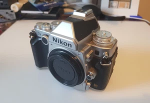 Nikon Df Silver come nuova SC:3001 16,2 megapixel fotocamera reflex digitale solo corpo - Foto 1 di 3
