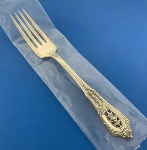 Designer Wallace Sterling Silver 925 Rose Point Pattern 7" Dinner Fork - Picture 1 of 8