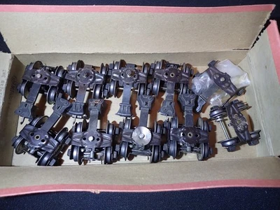 8 Lionel Prewar 4-Wheel Automatic Coupler Truck Passenger Car O ga Tin Plate - Image 1 of 4