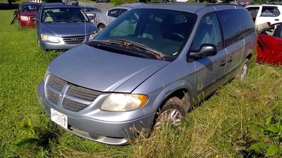 Passenger Right Front Door Glass Excluding Solar Fits 04-07 CARAVAN 241615 - Image 1 of 4