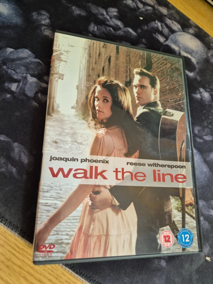 WALK THE LINE -DVD cert 12-  FREE post uk - Image 1 of 3
