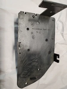  Corvette  OEM   1990 1992 Bose Stereo receiver mounting bracket #10098909 - Imagen 1 de 3