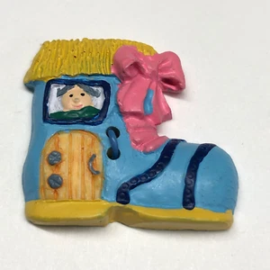 Old Who Lived in a Shoe - Fiottone filastrocca dipinta a mano da LaMode - Foto 1 di 3