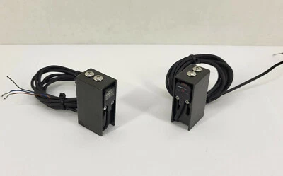 Omron E3T-FT12 Ultra Compact Photoelectric Sensor Set w/ Mounts - Image 1 of 4