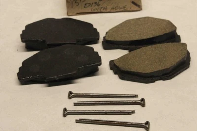 Front Brake Pads for AUSTIN America   D136   GP136    Old Stock - Imagem 1 de 2