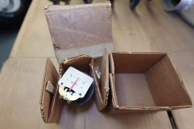 PLYMOUTH 1939 CUPÉ AMPLIFICADOR CALIBRE N.O.S. NUEVO EN CAJA PLYMOUTH CUPÉ GASSER Foto 1 de 4