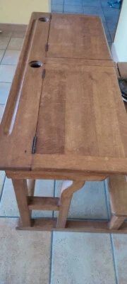 bureau /  pupitre d' écolier des années 1900  /  2 places  - Photo 1/4