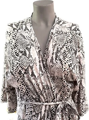 Secret Treasures Bata con Cinturón Mangas en el Codo Tejido Suave, Estampado Animal M 8-10 Foto 1 de 4