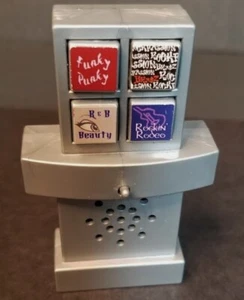 Letrero Lil Bratz Fashion Mall 2002 Directorio Talking Plays 1 canción - Imagen 1 de 4