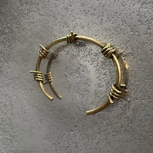 Brazalete de alambre de púas de latón dorado Etro ajustable marca edición limitada - Imagen 1 de 5