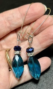 Beautiful! Blue Faceted Glass Crystal Dangle Earrings - Picture 1 of 2