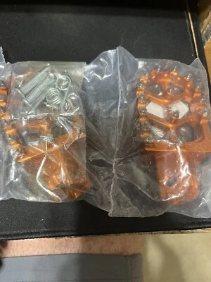 Pinzas de pie reversibles CNC Billet On/Off Road Adventure  Foto 1 de 4