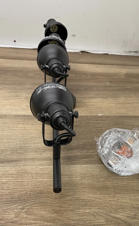 Canarm IT622A04ORB10 Polo 4 Light 29" Wide Fixed Rail - READ- - Image 1 of 4