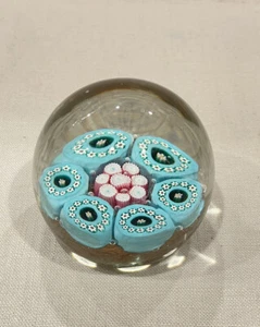 Italian Murano Millefiori Art Glass Paperweight Baby Blue W/ White Flowers 2.5in - Foto 1 di 9