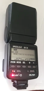 Nikon Speedlight SB-28 Shoe Mount Flash f/ F5 F100 F90 Excellent+ 2061891 - Picture 1 of 7