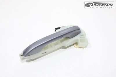 2021-2025 KIA SORENTO REAR LEFT EXTERIOR DOOR HANDLE SILVER GREEN METALLIC OEM - Image 1 of 4