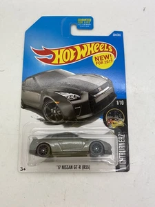 Hot Wheels 2017 Nightburnerz '17 Nissan GT-R (R35) 364/365 - Picture 1 of 2