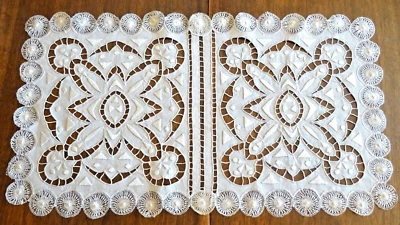 NAPPERON/CENTRE DE TABLE début XXe en lin brodé Richelieu - 73 cm x 40 cm - Photo 1/4