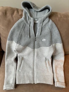Nike Sportswear grau schwarz Wollpullover mit Reißverschluss Damen Größe Medium - Bild 1 von 9