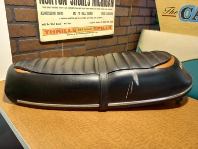  Seat Suzuki T500 Seat Suzuki T500 Seat Suzuki T 500 Seat  Foto 1 de 4