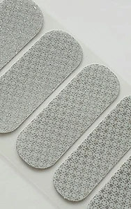 Jamberry FIRST FROST, 1/2 Hoja, Envoltura Brillo Blanco y Plateado - Imagen 1 de 3