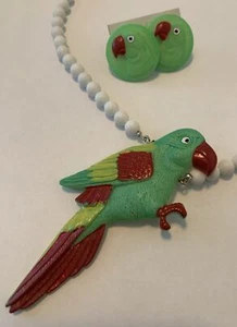 VINTAGE PARROT PENDANT NECKLACE EARRINGS SET LARGE STATEMENT HARD PLASTIC NEW - Picture 1 of 17