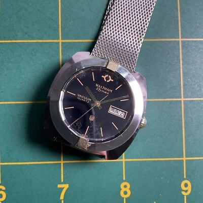 RELÓGIO SUÍÇO VINTAGE WALTHAM DYNAX QUARTZO PARA PEÇAS OU REPARO J102 - Imagem 1 de 4