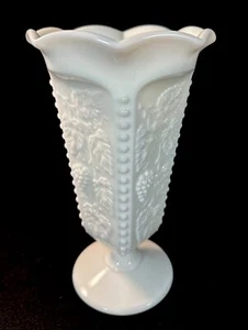 Vintage Westmorland Grape Vine Milk Glass Vase - Picture 1 of 6