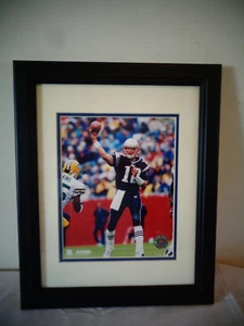 ARCHIVO DE FOTO DE ARCHIVO DE FÚTBOL AMERICANO 2003 DE LA NFL PRODUCTO CON LICENCIA OFICIAL ENMARCADO TOM BRADY - Imagen 1 de 5