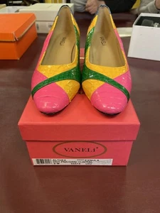 Vaneli Althea Hot Pink/Green/Yellow/Royal Blue Whip Snake Size 9 - Picture 1 of 8