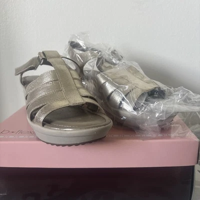 Easy Spirit Women's Gold Antigravity Wedge Sandals Size 7M - Image 1 of 4