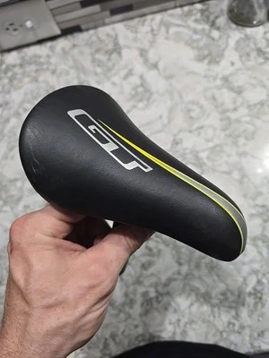 Asiento de bicicleta GT juvenil vintage con tija de sillín fija GT Dyno Haro Foto 1 de 4