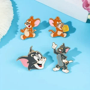 TOM and JERRY pin badges retro mouse,cat,US tv cartoons Hanna Barbera enameled - Picture 1 of 14