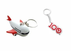SET OF 2 QANTAS AUSTRALIA 3D KINGSY PLANE & RED 100 YEARS KEYRING KEY RING - Picture 1 of 1