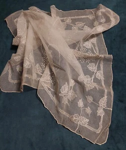 Fichu carré tulle brodé fin XIXème - Imagen 1 de 8