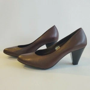 The FLEXX  Womens  Sz US 8.5 Brown Leather Classic Pumps Heels Great Condition - Picture 1 of 7