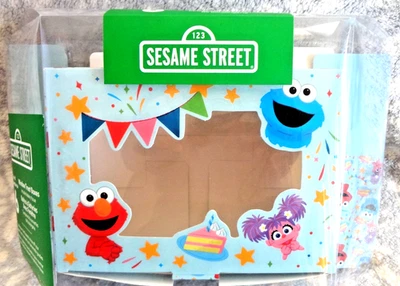 SESAME STREET con ELMO 6 piezas FIESTA DE CUMPLEAÑOS Ventana Caja Set NUEVO RARO Foto 1 de 3