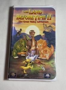 The Land Before Time II Great Valley Adventure (VHS 1994 Clamshell) Movie #2 - Picture 1 of 3